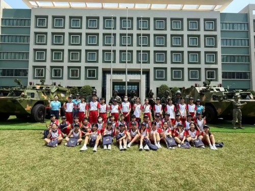 濠小學子赴駐澳門部隊氹仔軍營參與開放日活動