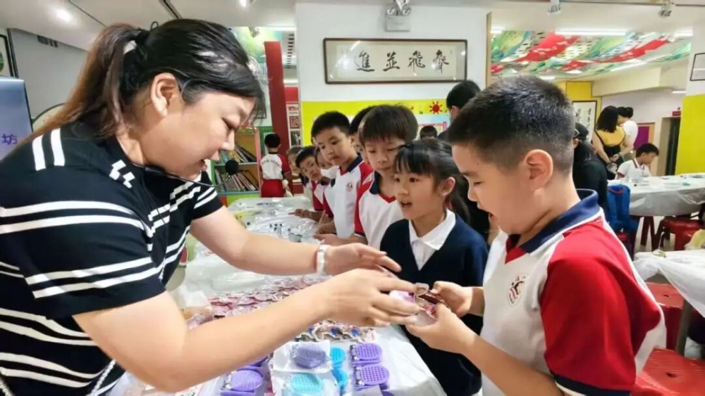 濠小親子“海洋貝殼工作坊” 溫情開課，家庭共探海洋之美