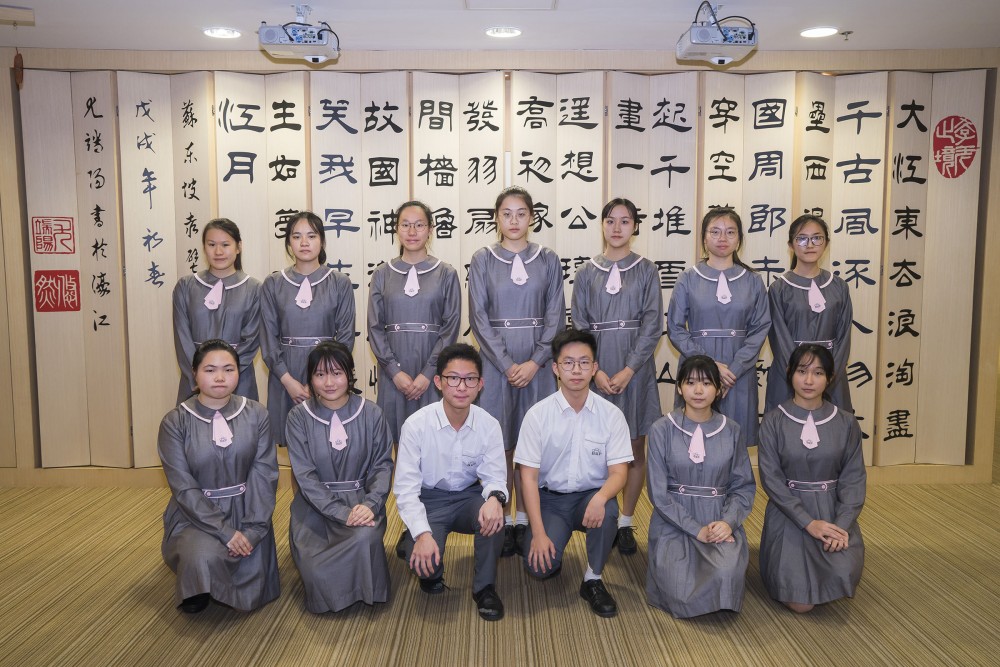 保送澳門大學、澳門科技大學、澳門理工學院、鏡湖護理學院同學合影